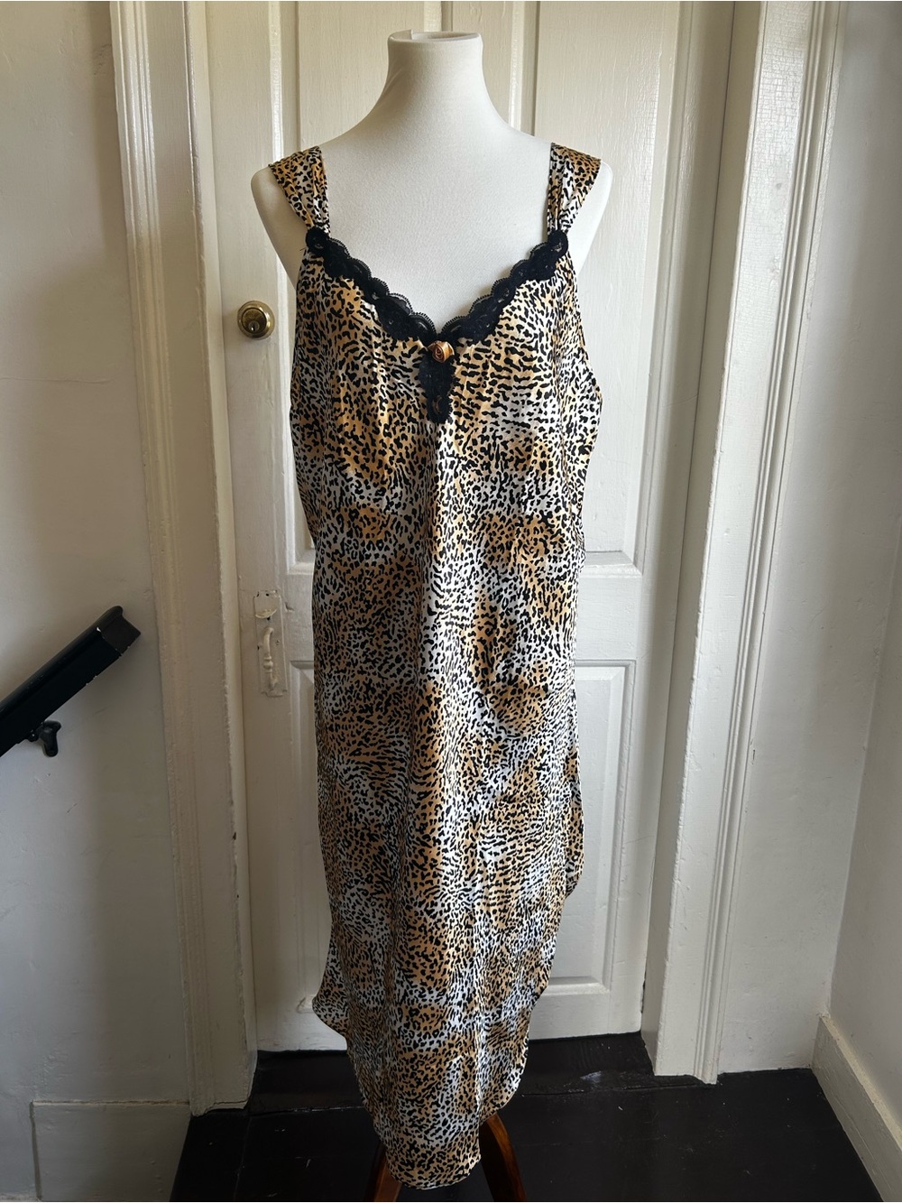 Vintage 1990s Pretty Things Sleepwear Leopard Satin Nightgown Maxi Dress 1X